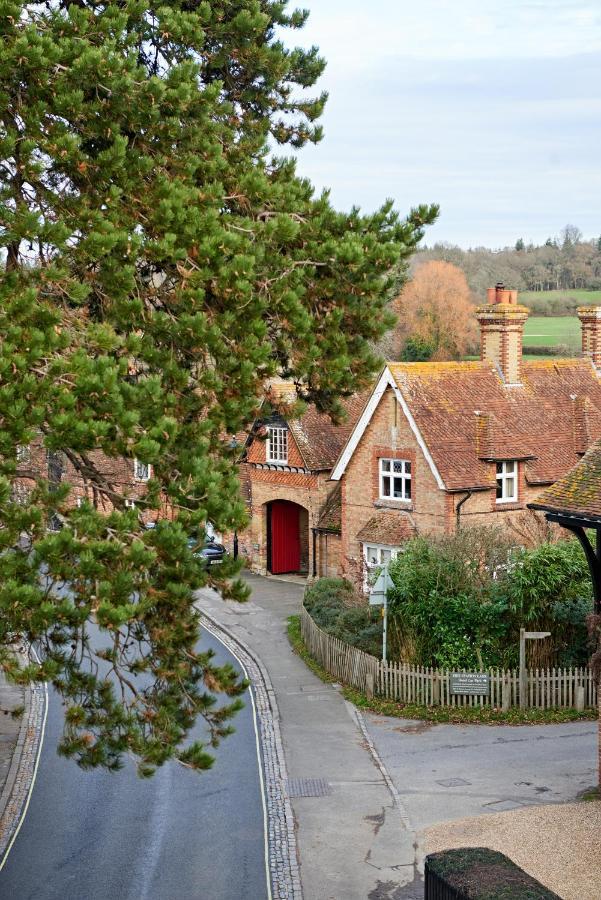 The Montagu Arms Hotel Beaulieu Eksteriør billede